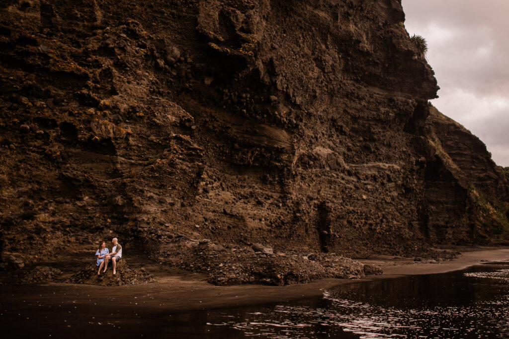A beach pre-wedding shoot at Piha, in New Zealand