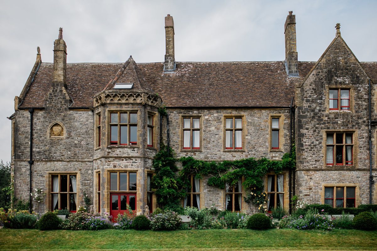 Huntsham Court wedding photography for an English stately home wedding venue in Devon.