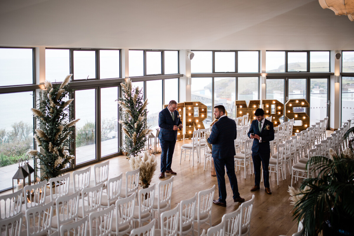 polurrian-on-the-lizard-wedding-photography-18